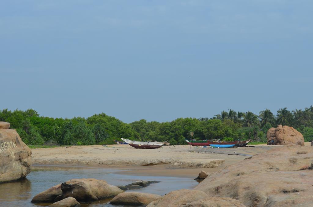 Aqua Front Yala Resort Kirinda  Exterior photo
